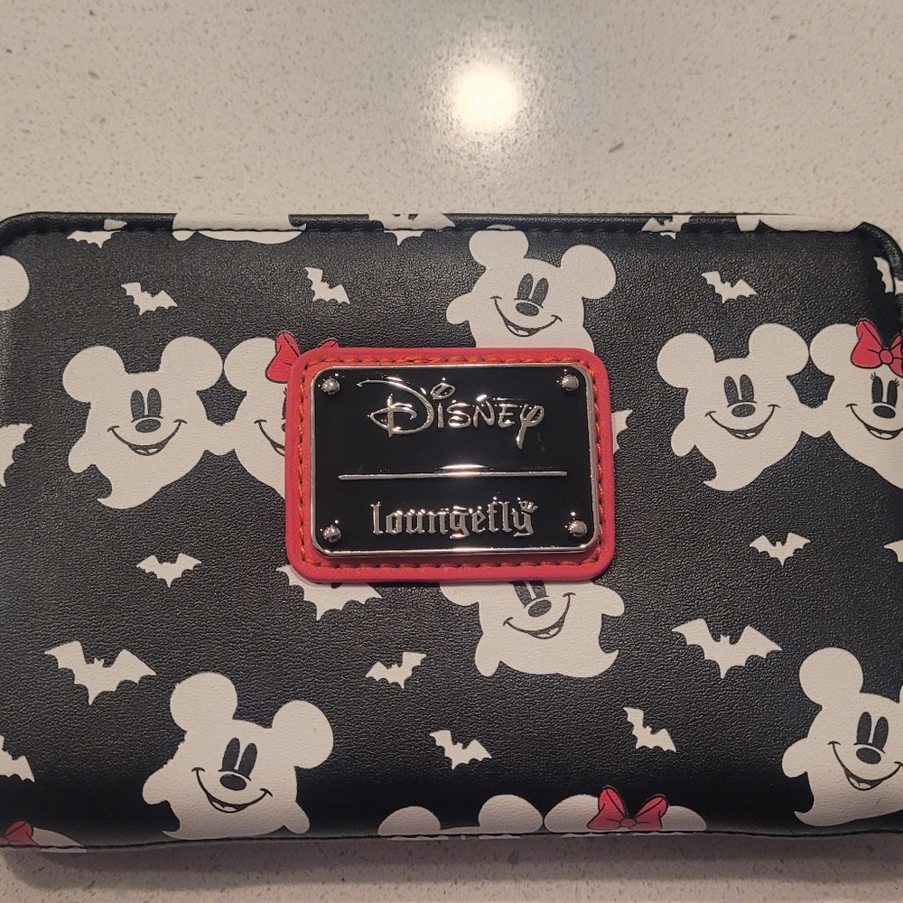 Loungefly ghost wallet